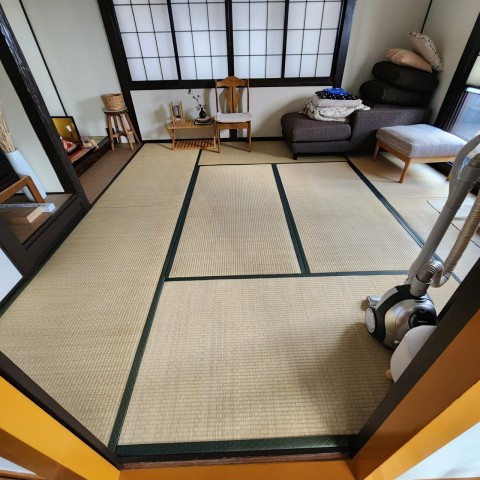 ふちあり畳を落ち着いた雰囲気の琉球畳に変更しました。サムネイル
