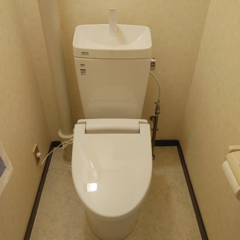 吹田市　トイレの交換とクッションフロアーの張り替えを行いました。サムネイル