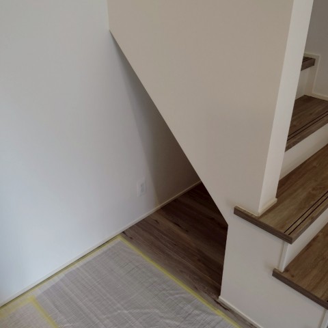 箕面市　Ｍ様邸　階段下に引き出し式の収納を造作しました。サムネイル